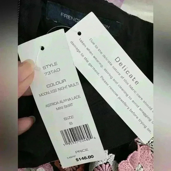 NWT French Connection Astrida Aliyha Floral Lace
Miniskirt Sz 8 in black pink - Picture 6 of 7